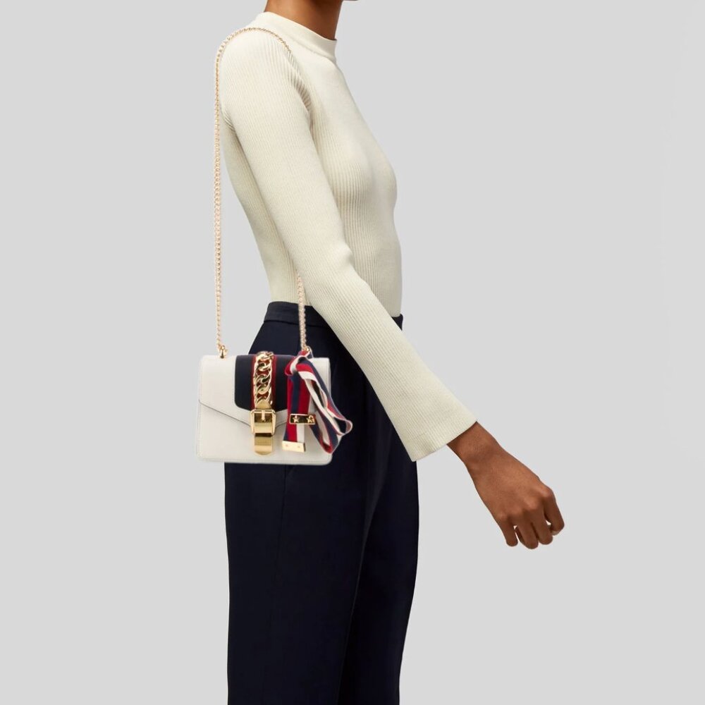 Gucci Sylvie Mini Bag - Picture 2 of 7